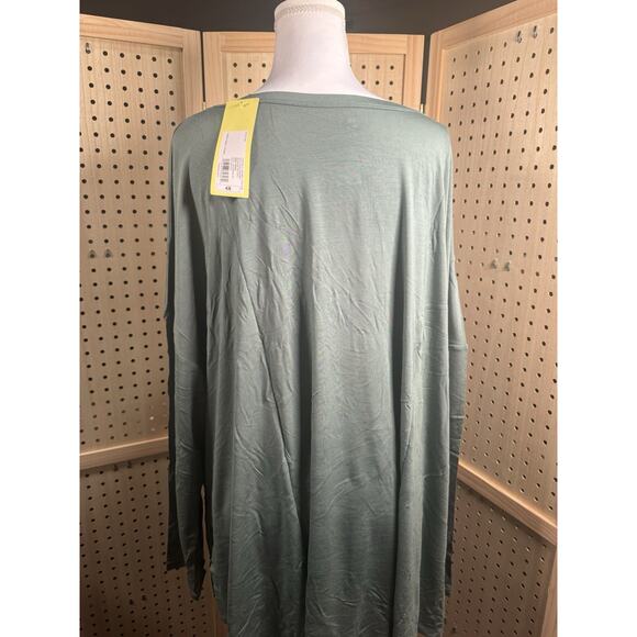 Target Size 4X Set Of 5 All In Motion Tops NWT - Picture 7 of 15